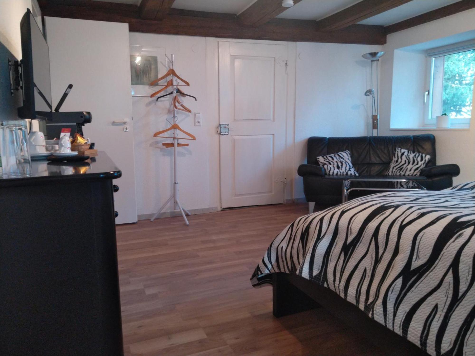 Schwarzwald Escape Guest House Gorwihl Bagian luar foto